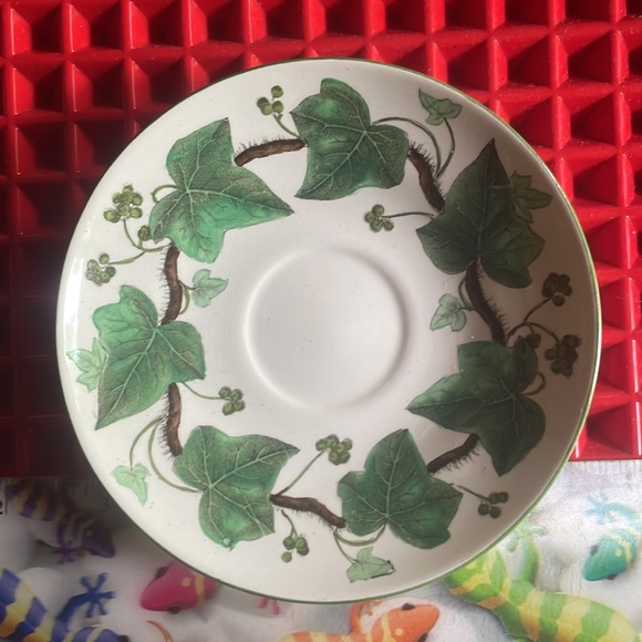 ANTIQUE WEDGWOOD IVY TEACUP AND SAUCER - Picture 6 of 7